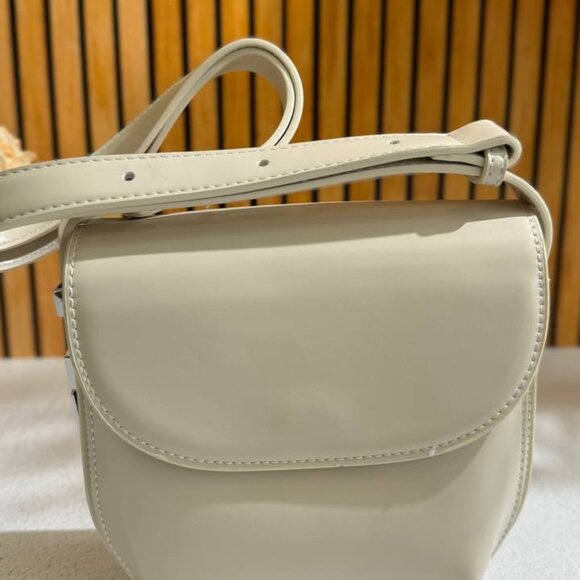 NeoLuxe™ – Modern Elegance Crossbody Bag | Vegan Leather | Adjustable Strap | 7. - Picture 6 of 14
